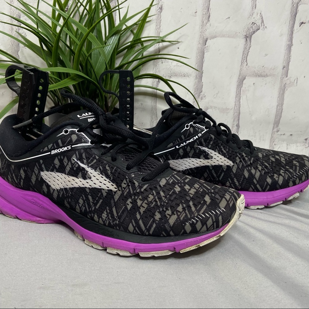 Brooks Launch 5 Athletic Running Shoes